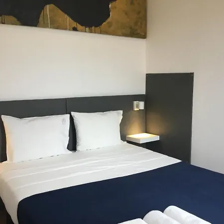 ゲストハウス Artistic *